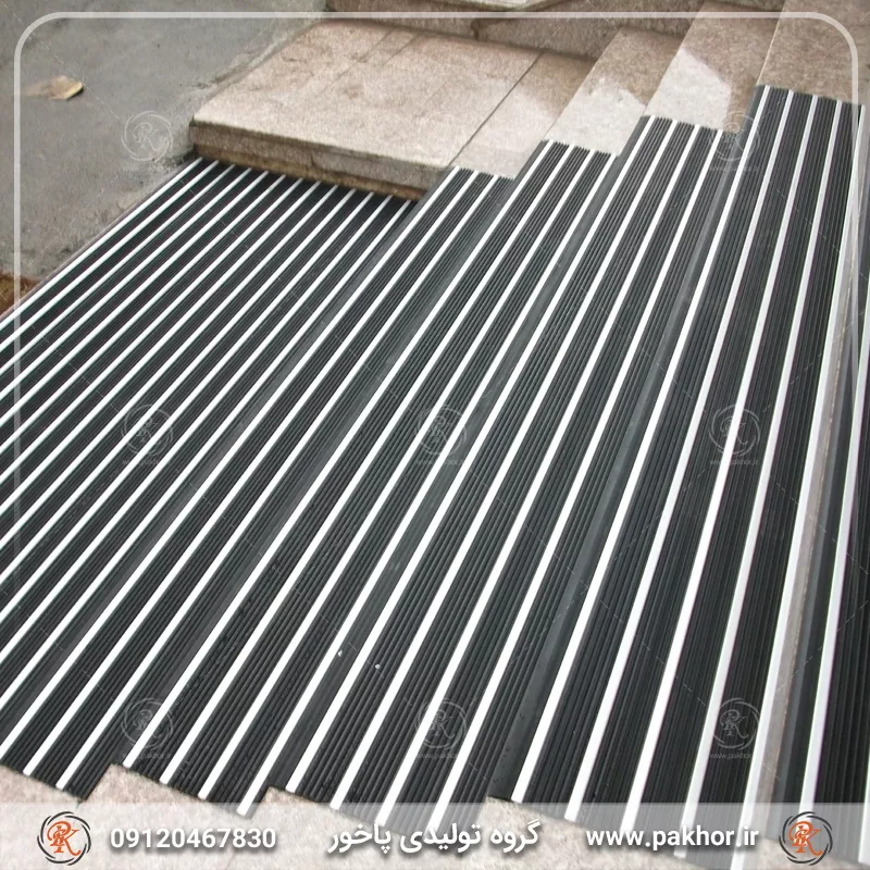 نمونه اجرا شده پادری آلومینیومی شیار دار یک سانتی کد M2